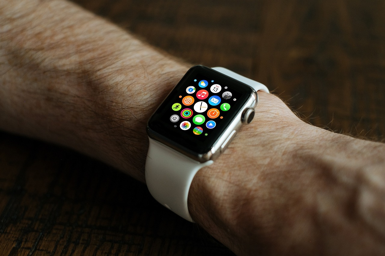 Discover 4 reliable ways to charge your Apple Watch without a charger. Explore solar, wireless, Apple device charging, and emergency methods